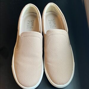 Naturalizer Women’s Slip-On Sneakers in Beige 8.5W